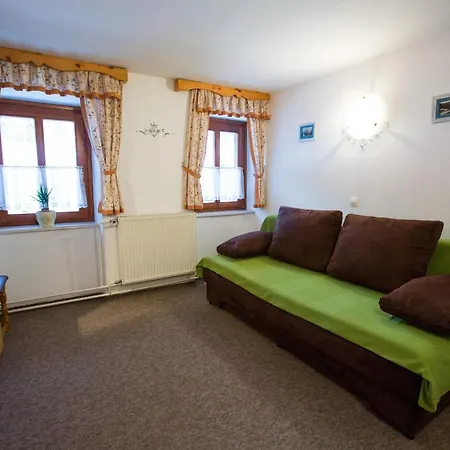 Petacova Hisa Apartman *