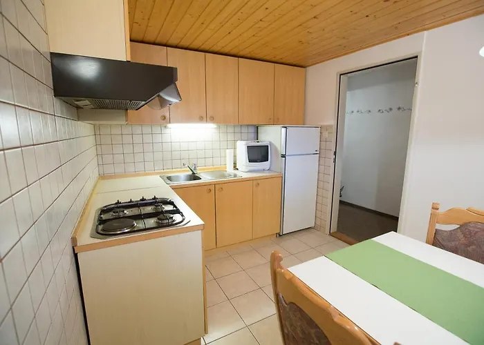 Apartment Petacova Hisa *