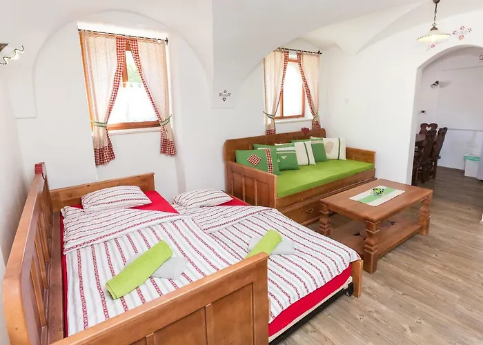 Apartment Petacova Hisa